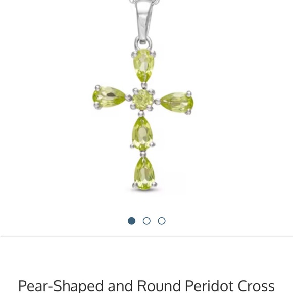 Beautiful 💚cross pendant and necklace - Picture 1 of 8